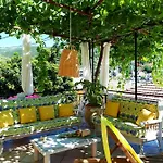 Stefania Houses