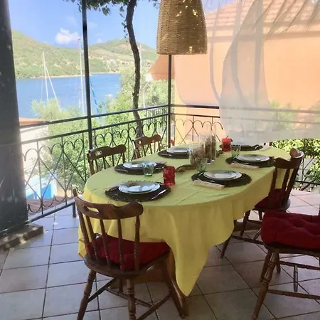 بيت للعطل Stefania Houses *